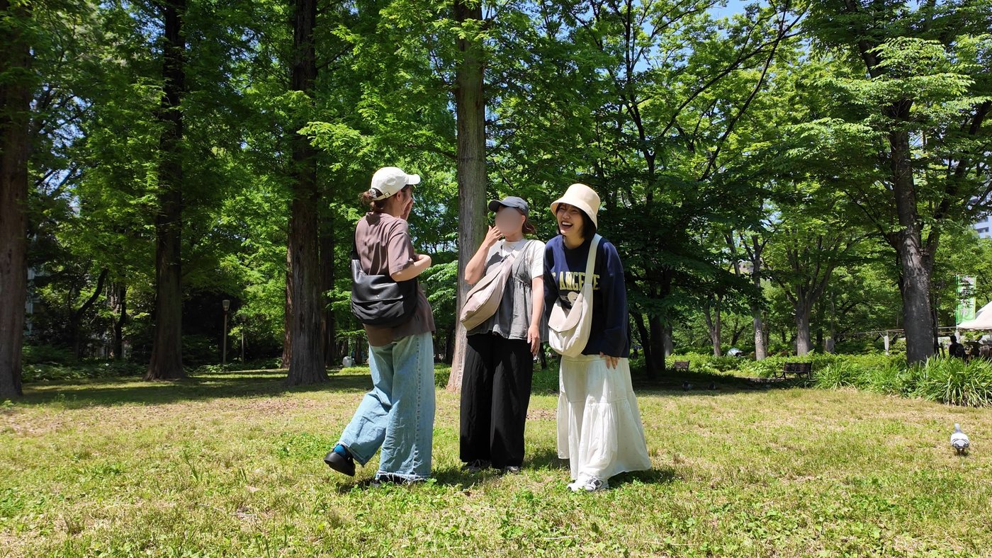 ままスポのコラボバッグのサンプル撮影風景